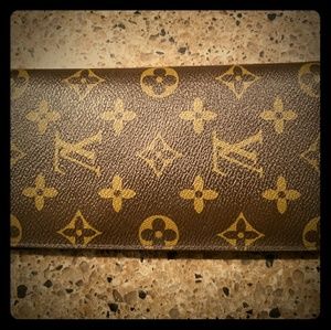 Louis Vuitton Checkbook credit card wallet